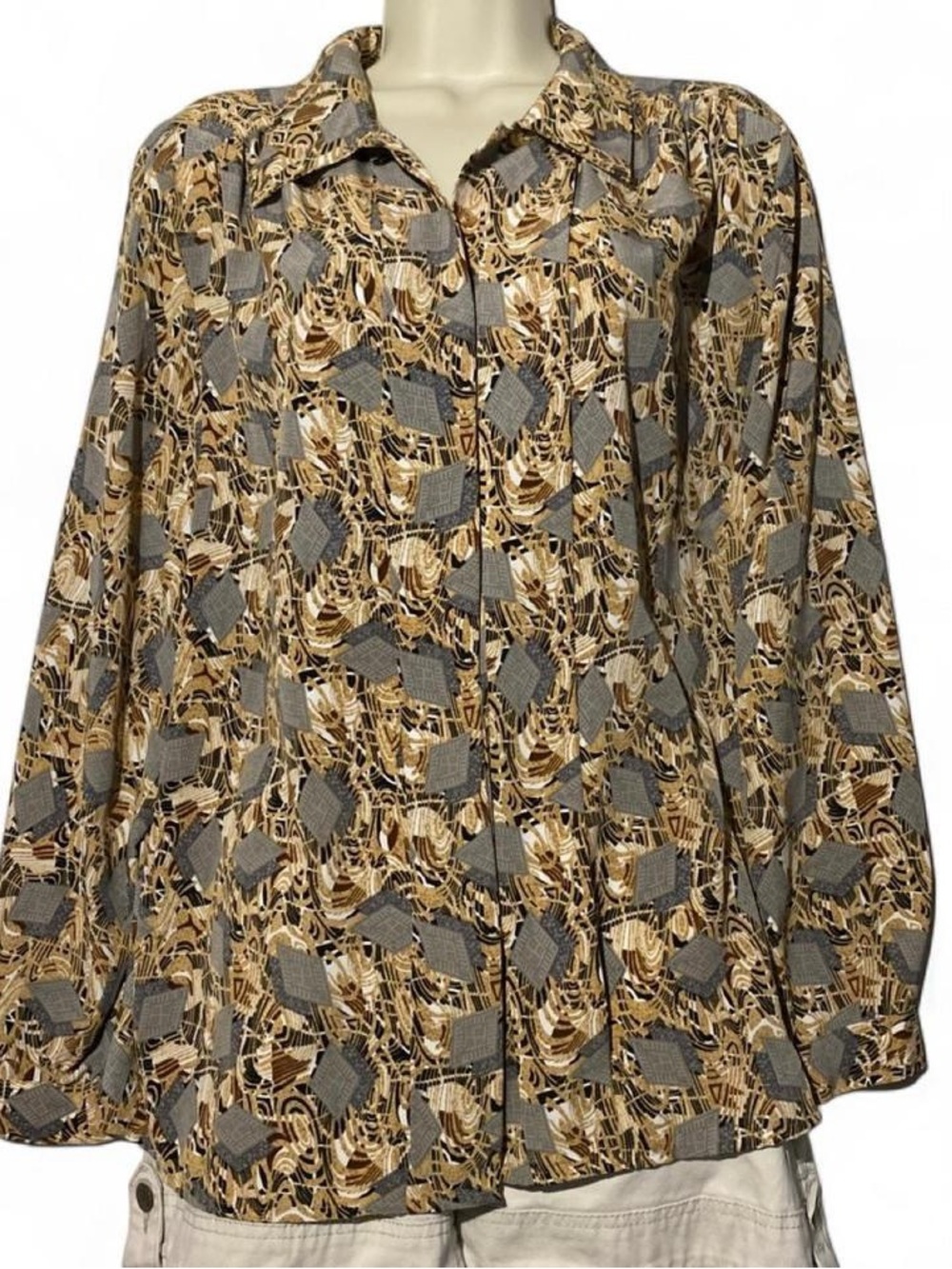 Ship’n ShoreAbstract Print Button-Down Shirt in Taupe, Gray & Cream